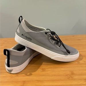 Grey bone hard PFG shoes size 9 Columbia